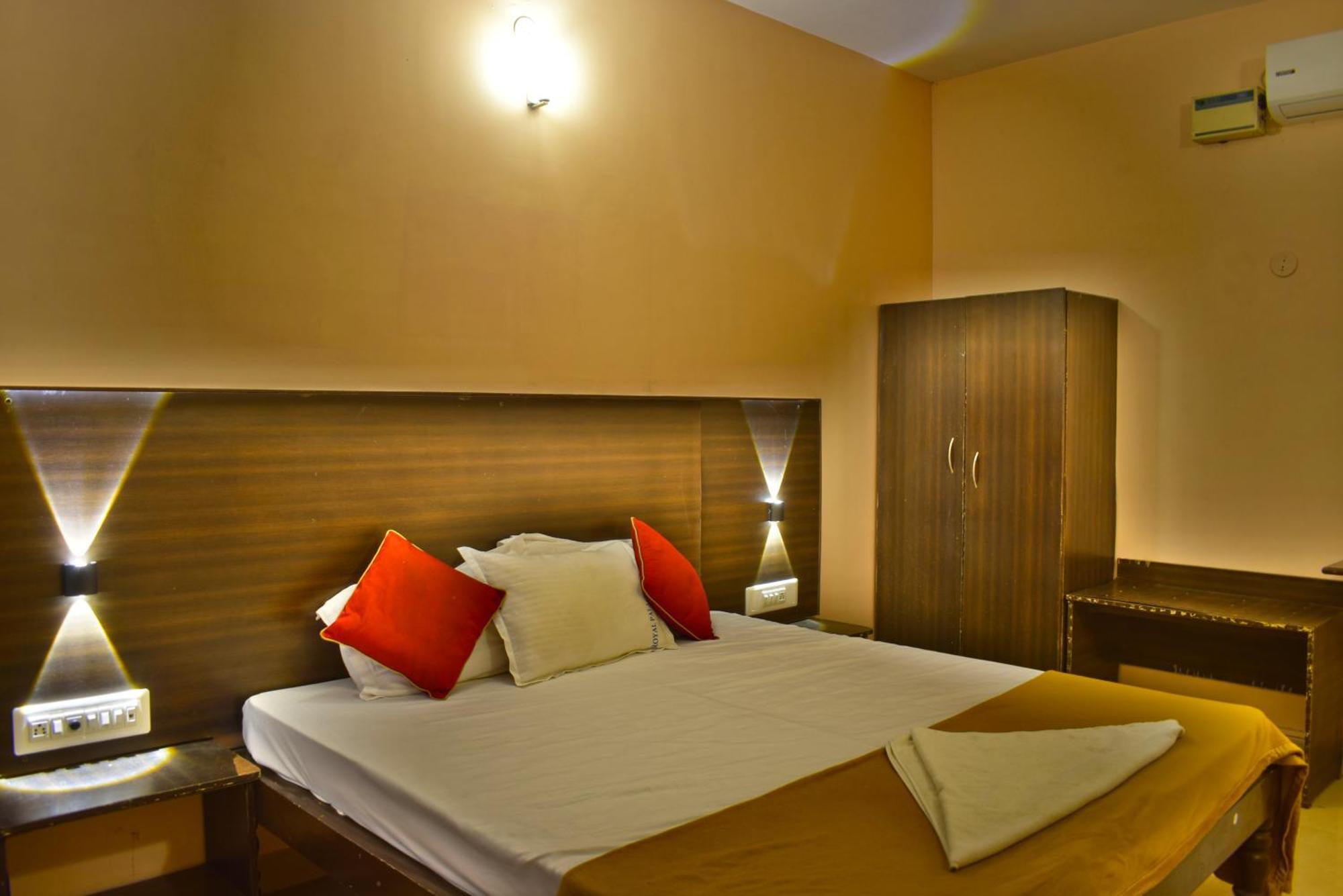 Jains Royal Palace Resorts 옐라기리 외부 사진